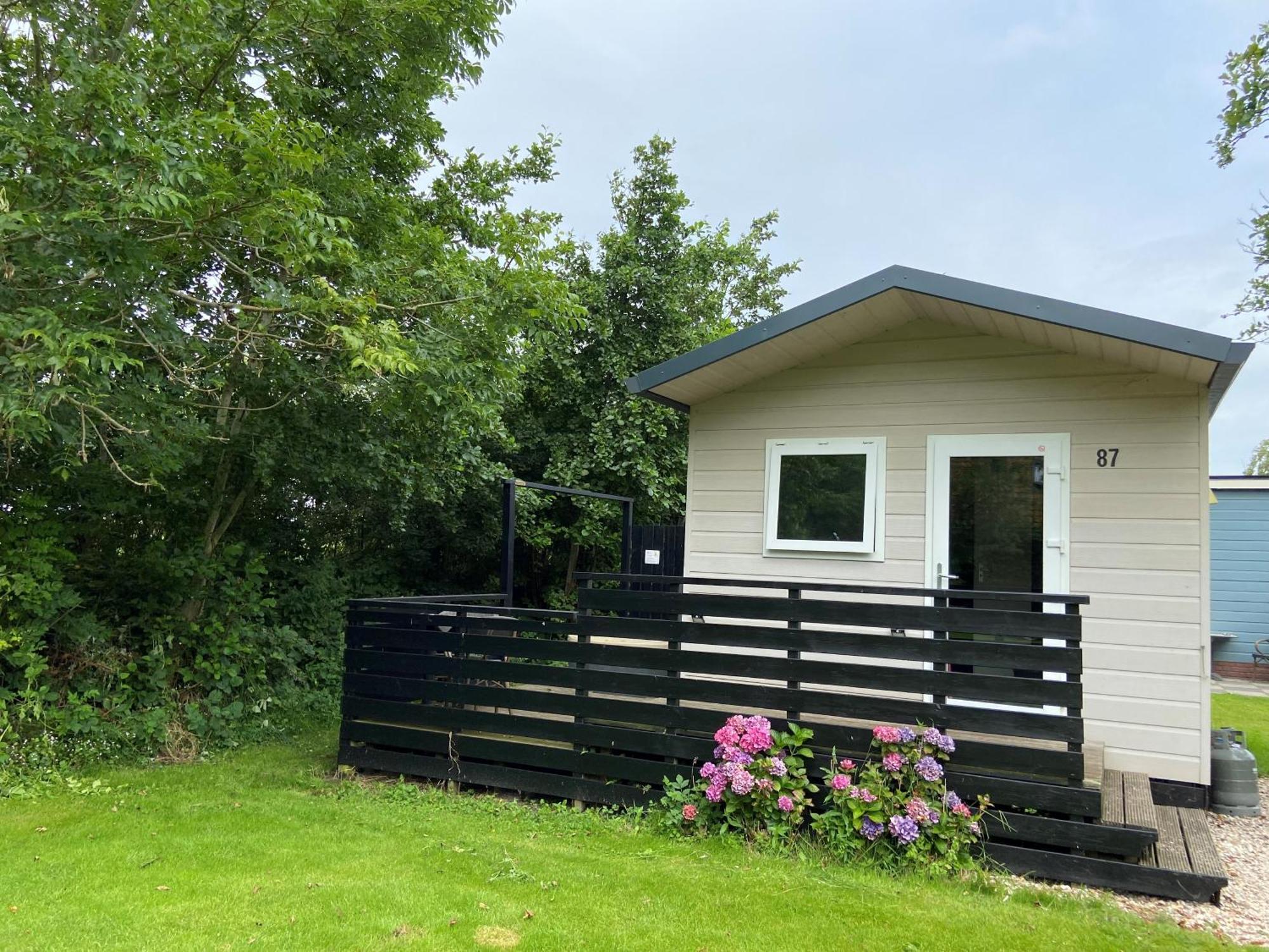 Recreatiepark Wiringherlant Hippolytushoef الغرفة الصورة